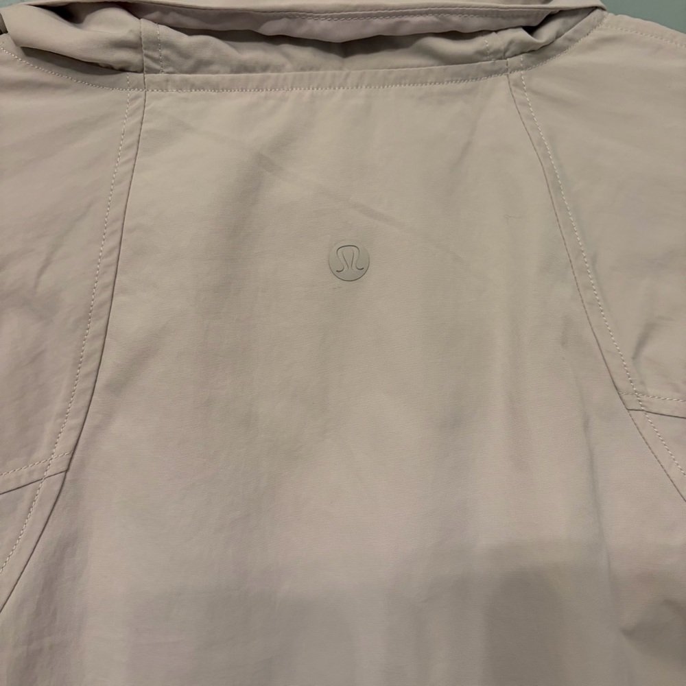 Lululemon Always Effortless Jacket in Dune - Picture 6 of 7